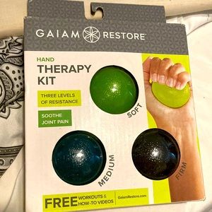 Gaian Hand Therapy Kit NWT